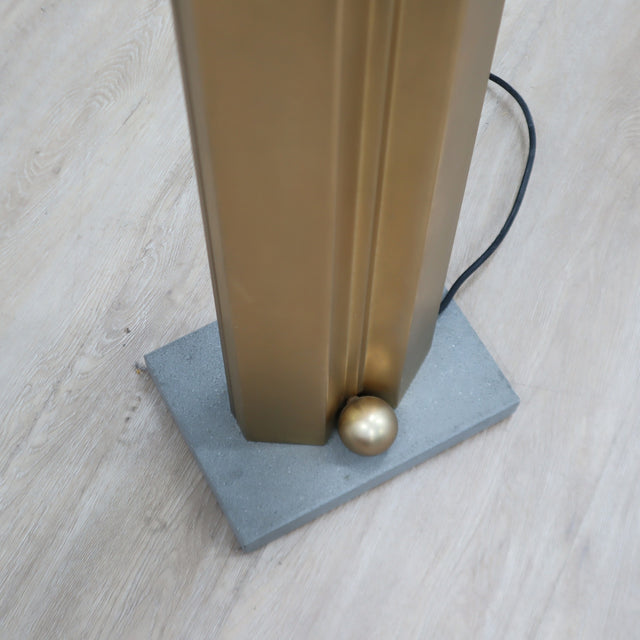 Kazuhide Takahama Totem lamp, gold floor lamp Sirrah 1980s, Italian postmodern lighting, vintage brass floor lamp,