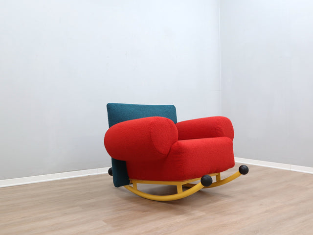 Topolino rocking chair Felice Rossi, 1980s Italian design, Seveso & Trezzi. Poltrona dondolo bouclé. Rare fauteuil bascule. Design Klassiker Schaukel.