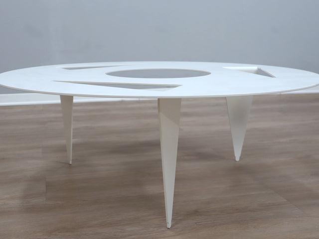 White Ulyssimo table by Reisser Muller: design vintage anni 90, table basse métal blanc, minimalistischer Couchtisch, mesa de centro minimalista.