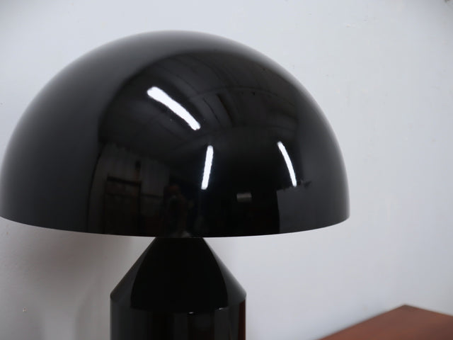 Vintage Oluce Atollo 233 large size, Magistretti, 1980s gloss black. Lampada originale grande. Black metal design lamp. Große Atollo Leuchte.