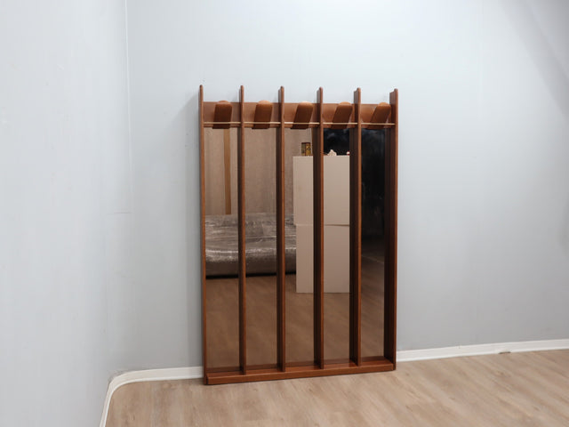 Italian 1970s La Moderna wood entryway coat rack with amber mirrors Gronda style, appendiabiti vintage, Garderobe mit Spiegel, vestiaire, perchero
