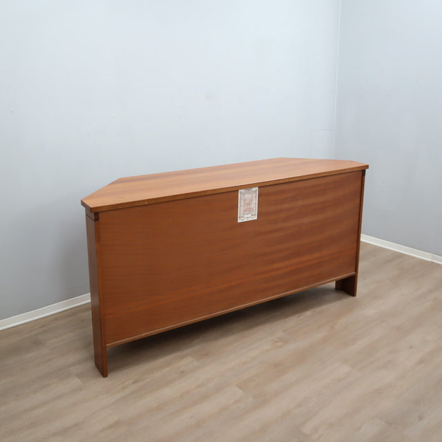 Vintage 1970s Italian solid walnut faceted sideboard in Scarpa and Michelucci style. Madia anni 70 noce massello. Enfilade noyer massif 1970.
