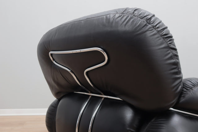 Pair of Adriano Piazzesi armchairs Okay in black leather 1970s