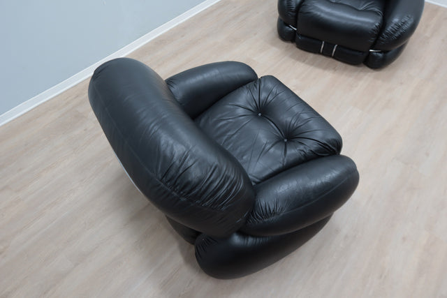 Pair of Adriano Piazzesi armchairs Okay in black leather 1970s