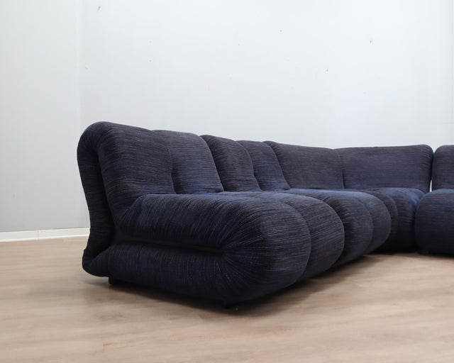 Claudio Vagnoni Pagru modular sofa for 1P. 1970s Italian space age sectional couch. Divano componibile design. Canapé modulaire vintage bleu.