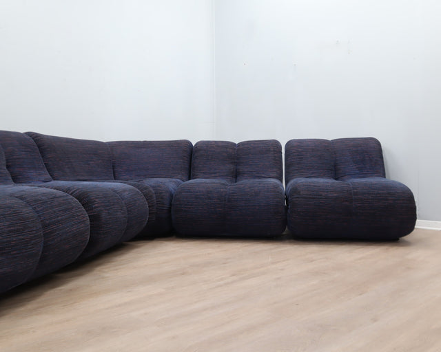 Claudio Vagnoni Pagru modular sofa for 1P. 1970s Italian space age sectional couch. Divano componibile design. Canapé modulaire vintage bleu.