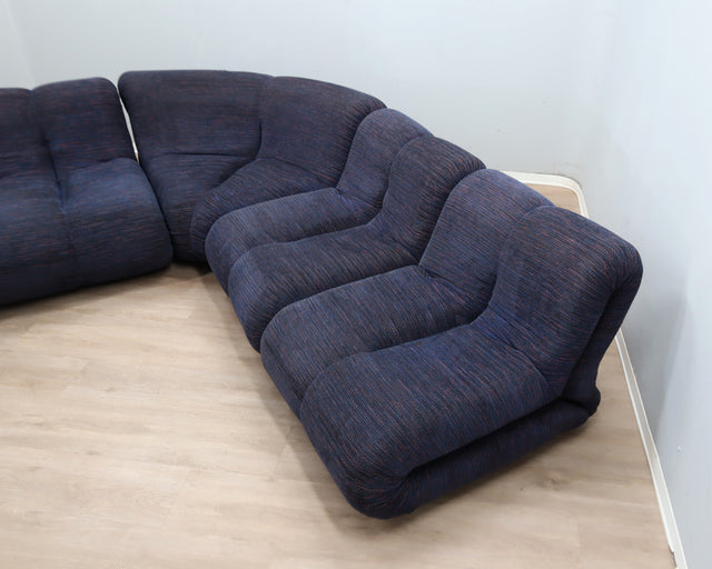 Claudio Vagnoni Pagru modular sofa for 1P. 1970s Italian space age sectional couch. Divano componibile design. Canapé modulaire vintage bleu.
