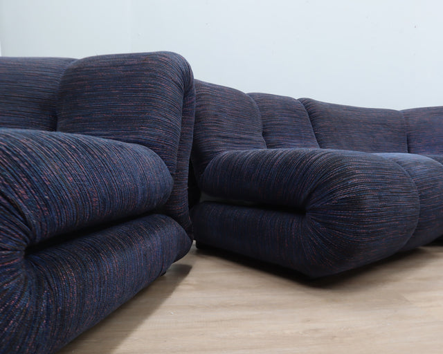 Claudio Vagnoni Pagru modular sofa for 1P. 1970s Italian space age sectional couch. Divano componibile design. Canapé modulaire vintage bleu.