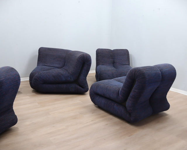 Claudio Vagnoni Pagru modular sofa for 1P. 1970s Italian space age sectional couch. Divano componibile design. Canapé modulaire vintage bleu.