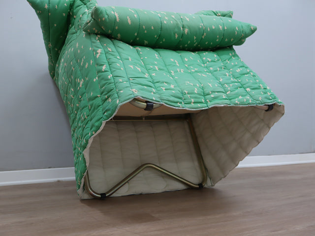 Postmodern armchair, Naj Oleari, 80s vintage italienisches Design, gesteppter Stoff CINI BOERI Fauteuil tissu matelassé