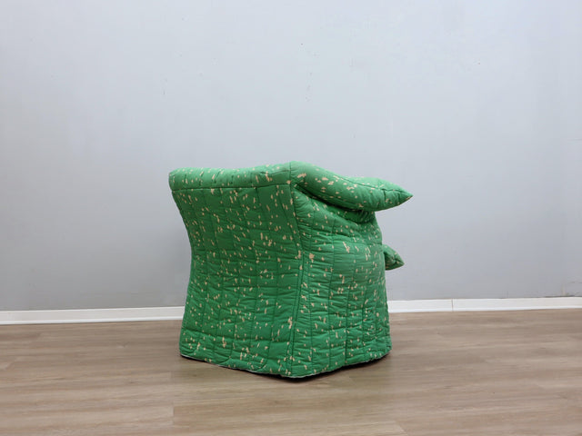 Postmodern armchair, Naj Oleari, 80s vintage italienisches Design, gesteppter Stoff CINI BOERI Fauteuil tissu matelassé