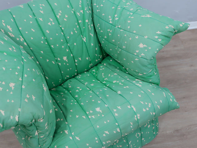 Postmodern armchair, Naj Oleari, 80s vintage italienisches Design, gesteppter Stoff CINI BOERI Fauteuil tissu matelassé