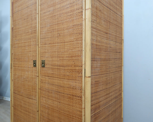 Dal Vera rattan wardrobe for unique bedrooms. Armadio vintage in bamboo e legno massello. Armoire en rotin tressé. Vintage Bambus Schrank.