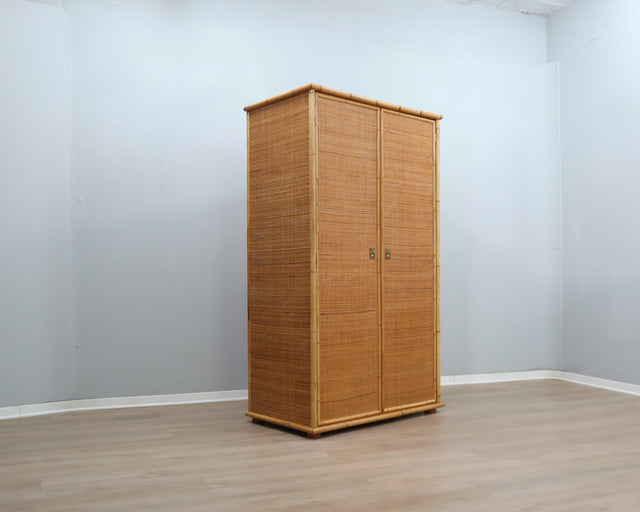 Dal Vera rattan wardrobe for unique bedrooms. Armadio vintage in bamboo e legno massello. Armoire en rotin tressé. Vintage Bambus Schrank.