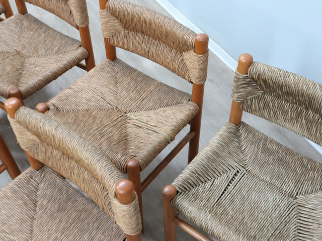 Set of 8 French late 1960s Perriand-style chairs: authentic rustic chic in wood & straw. Autentiche sedie rustiche chics, Modernist Stühle, sillas años 60.