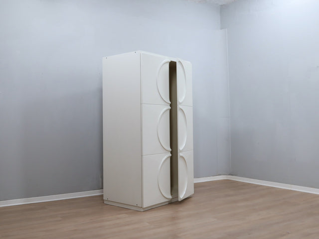 Space Age Wardrobe by F.lli Proserpio Armadio vintage Space Age Kleiderschrank Garde-robe F.lli Proserpio Carved wood circular pattern.