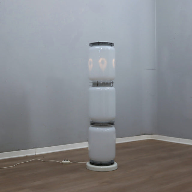 1970s Tronconi Murano glass totem floor lamp with chrome discs. Lampadaire totem verre Murano Tronconi 70s. Tronconi Muranoglas Stehleuchte 1970er.   