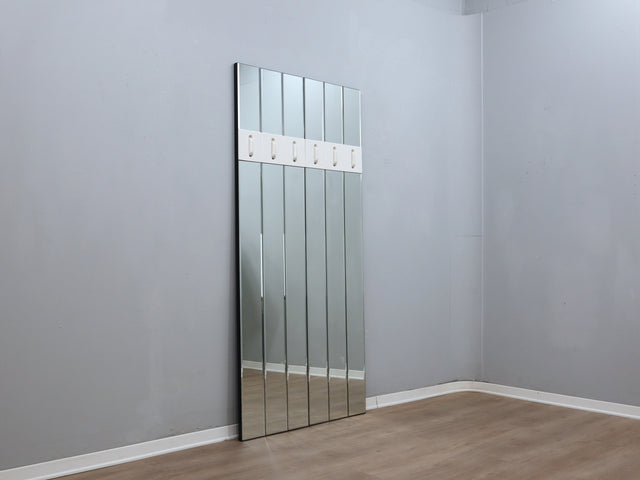 Vintage wall coat rack (Perchero espejo vintage 70s / Wandspiegel Garderobe) con ganci retrattili e miroir mural design années 70.