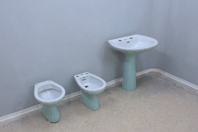 Vintage bathroom sanitary set made by Vitruvit in the 70s