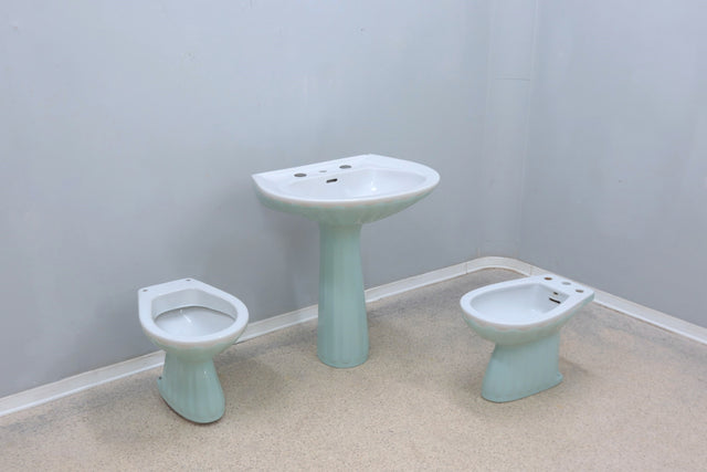 Vintage bathroom sanitary set made by Vitruvit in the 70s
