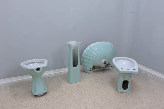 Vintage bathroom sanitary set made by Vitruvit in the 70s