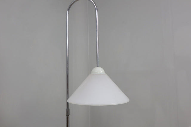 Harvey Guzzini adjustable floor lamp 1970s