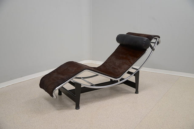 Le Corbusier Chaise Lounge in Pony | Bauhaus2YourHouse